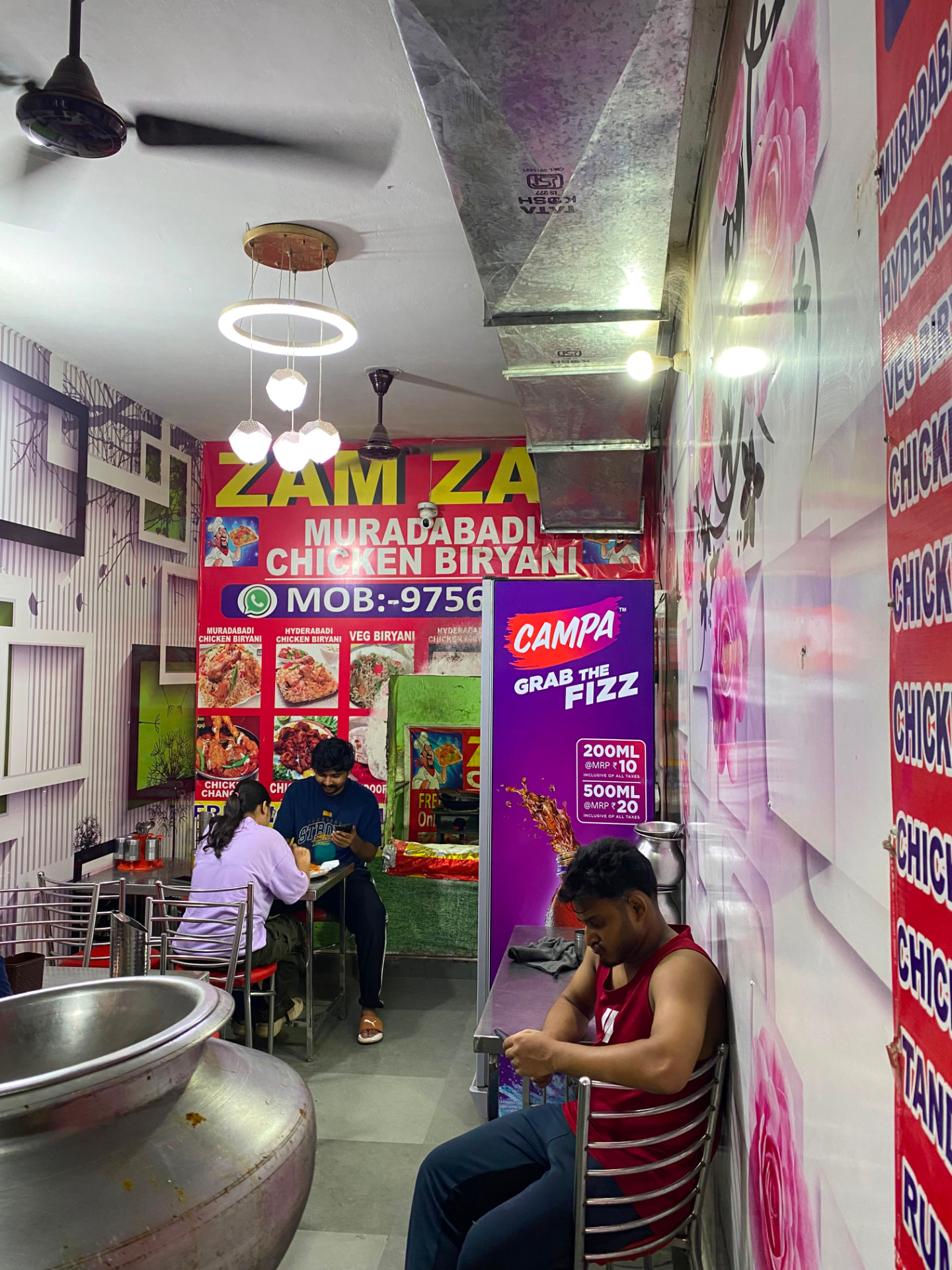Inside Zam Zam Muradabadi Chicken Biryani, Chirag Dilli